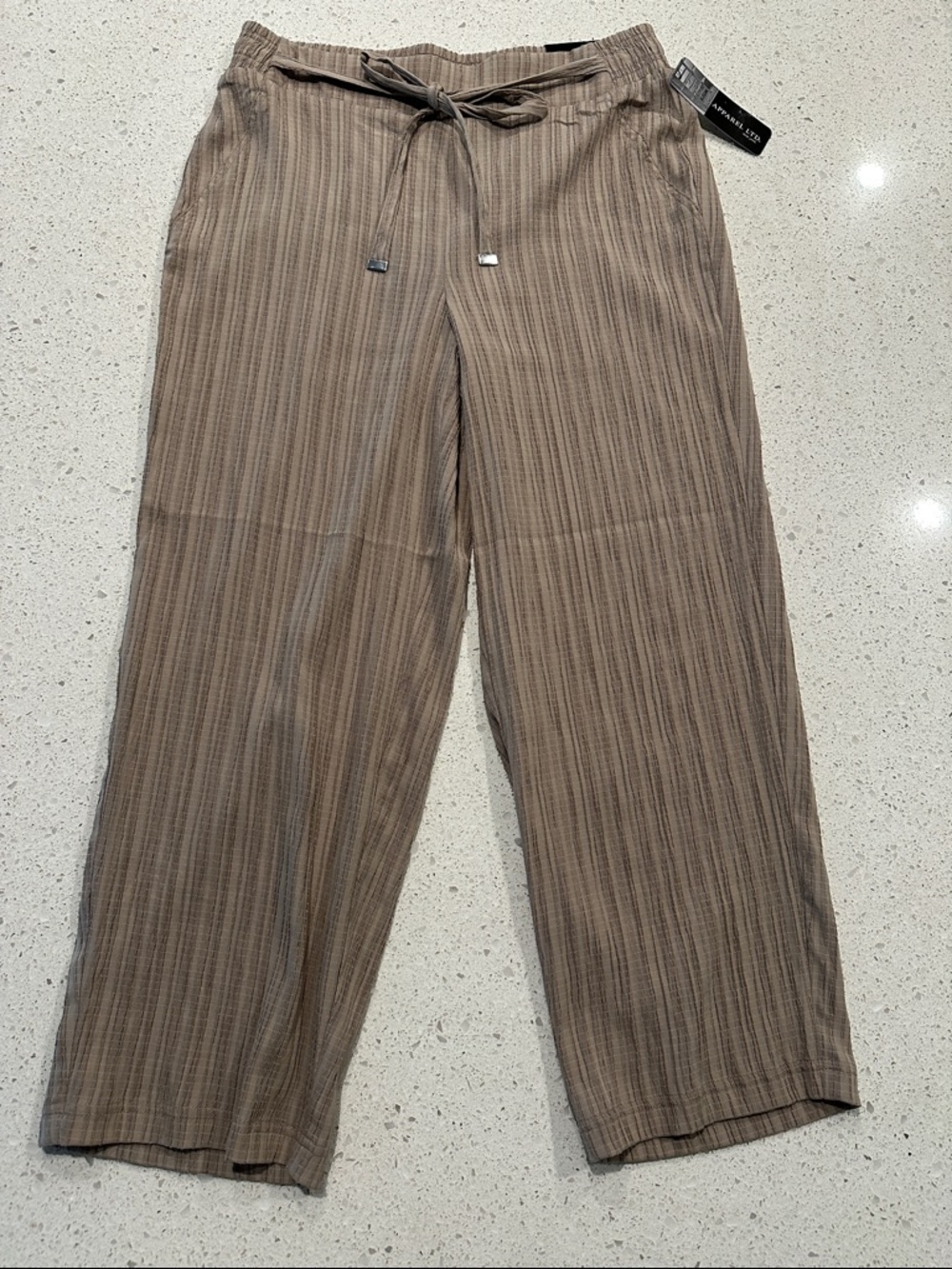 Soho Apparel Ltd Women's Taupe Stripe Cropped Size Small NWT NEW